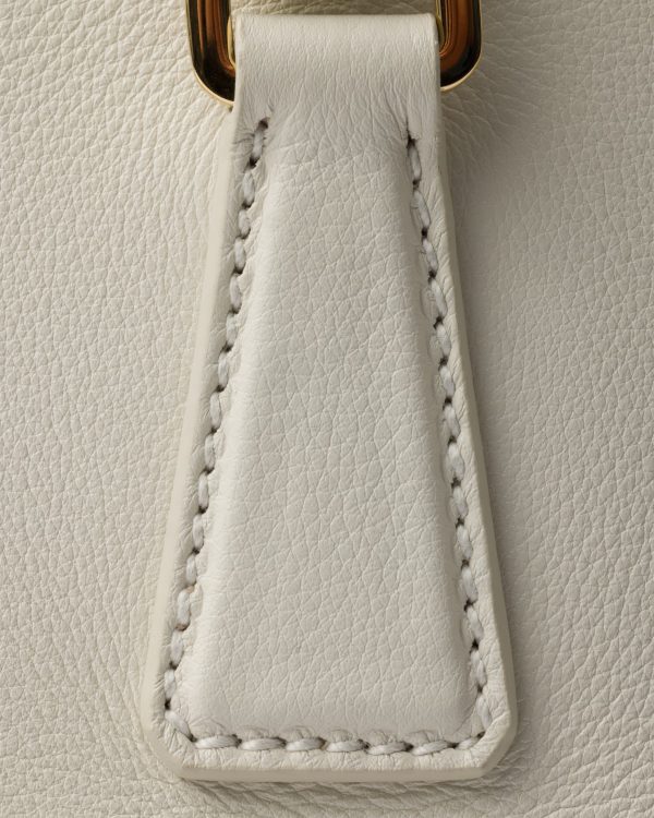 Prada Galleria Size : 14*30*10.5 cm
