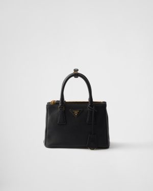 Prada Galleria Size : : 16.5*24.5*11cm