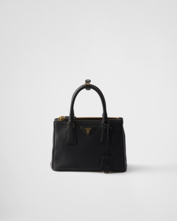 Prada Galleria Size : : 16.5*24.5*11cm
