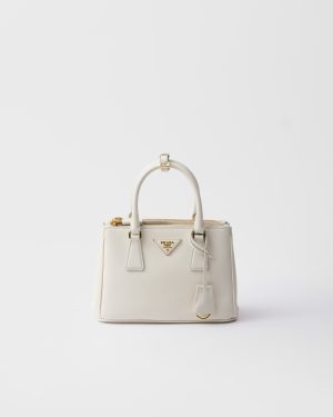 Prada Galleria Size : 16.5*24.5*11cm