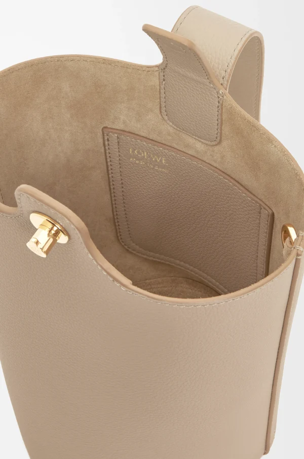 Loewe Pebble Bucket Size : 16*16*19.5cm