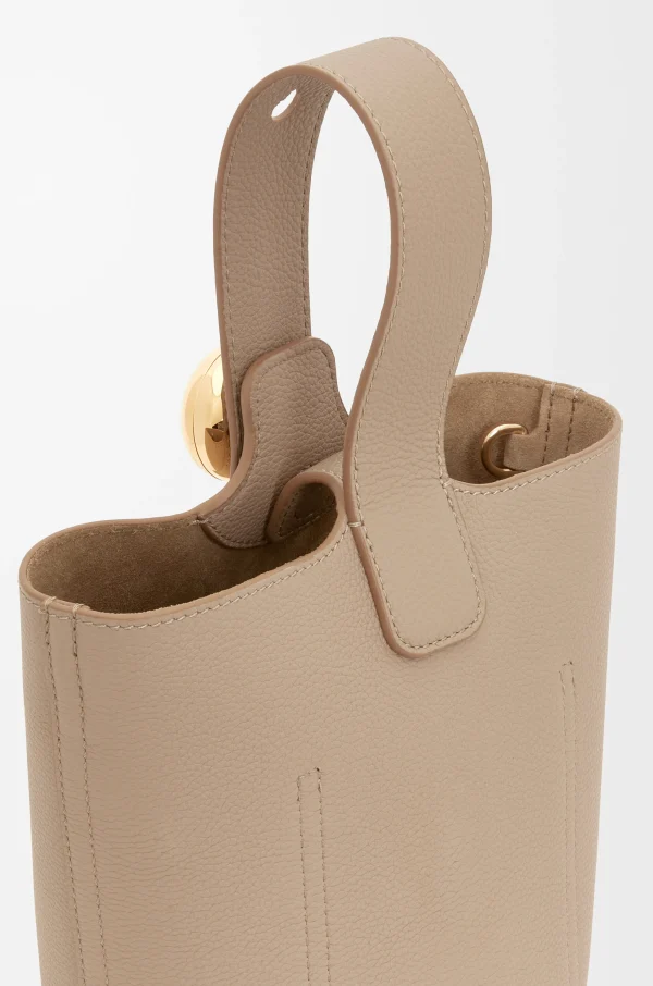 Loewe Pebble Bucket Size : 16*16*19.5cm