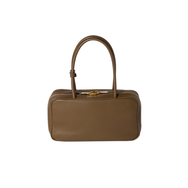 Miumiu Beau size 17cm *30cm * 8.5cm