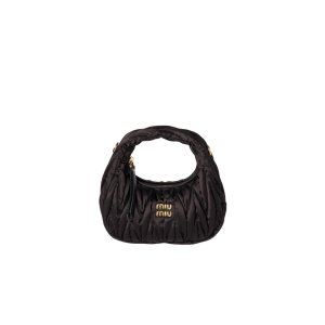 Miu Miu  Wander Matelassé size: 14*17.5*5.5cm
